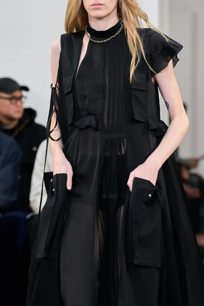 Look 30